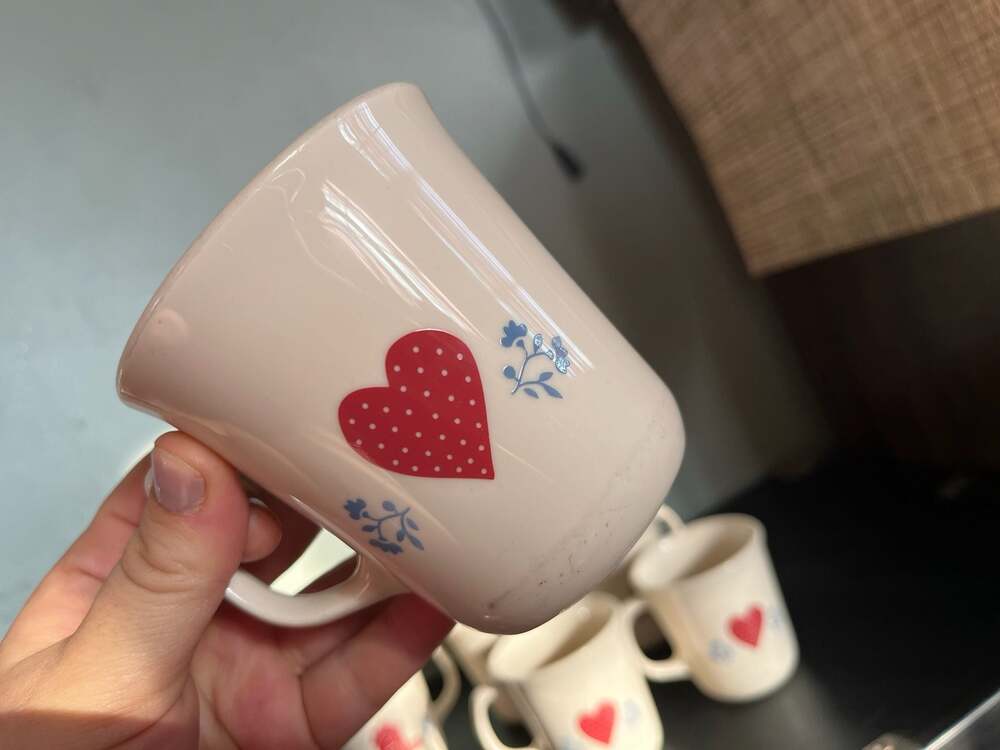 Set of 6 Vintage Tienshan Country Heart and House Stoneware Coffee Mugs - Picture 5 of 5